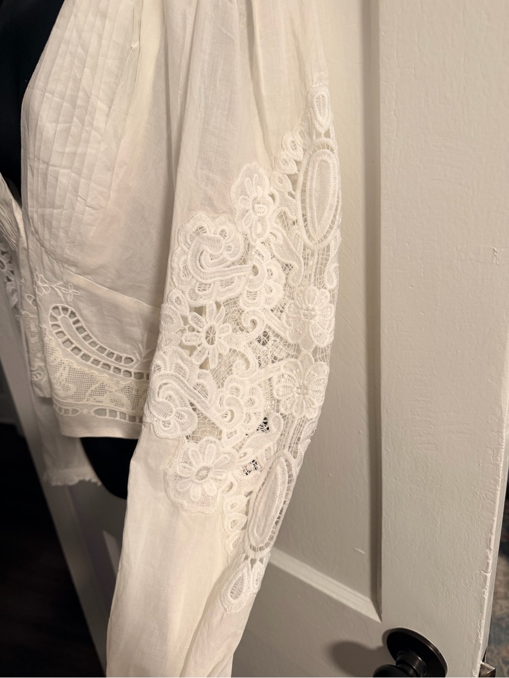 FARM Rio White Embroidered V-Neck Peasant Blouse - Picture 7 of 12